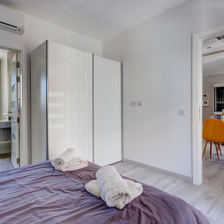 Modern Apartment Just Off The Promenade 슬리에마 외부 사진