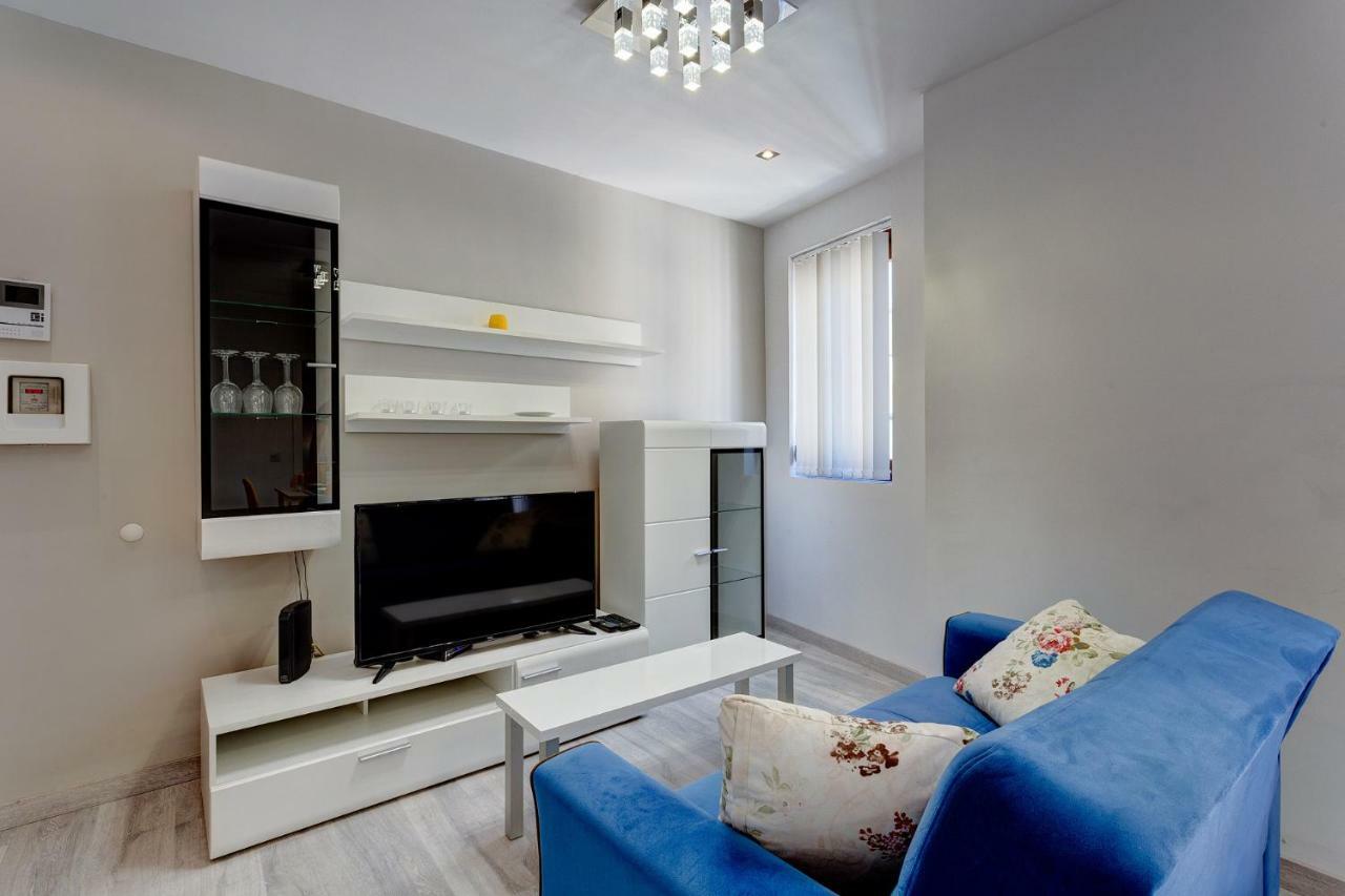 Modern Apartment Just Off The Promenade 슬리에마 외부 사진