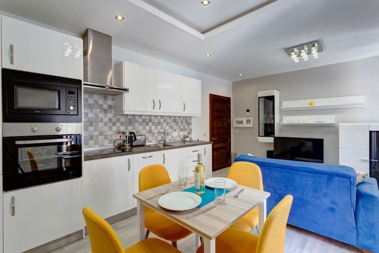Modern Apartment Just Off The Promenade 슬리에마 외부 사진