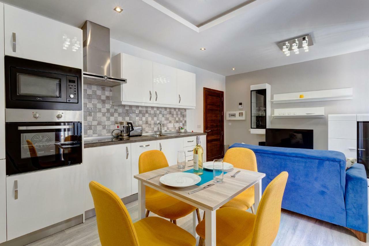 Modern Apartment Just Off The Promenade 슬리에마 외부 사진